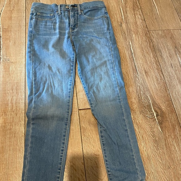 311 Levi Shaping Skinny Crop Jeans - Picture 2 of 3